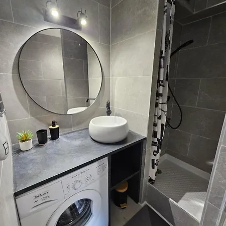 Location פרונטיניאן