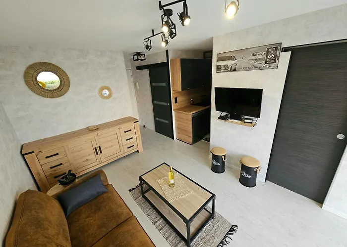 アパート Location フロンティニャン